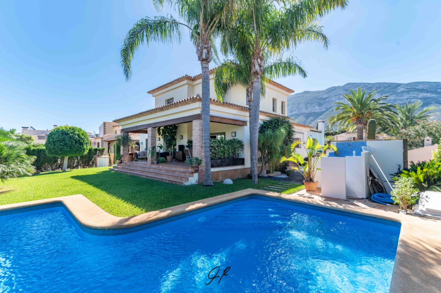Luxury chalet in excellent residential area - Denia