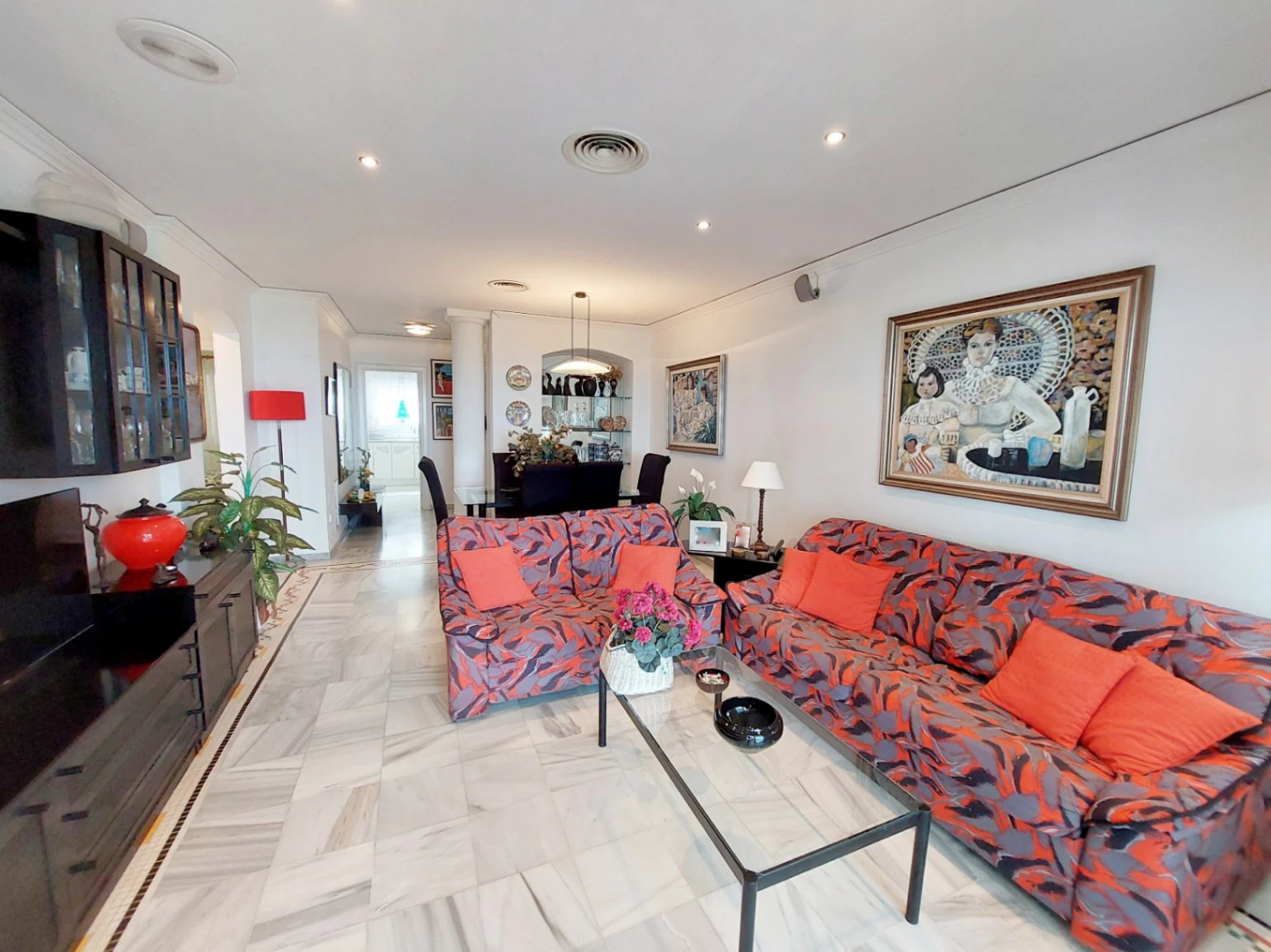 Apartamento en planta baja con vistas frontales al mar en Las Marinas