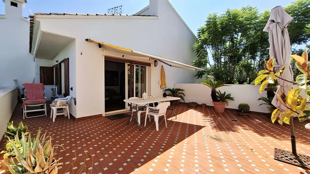 Maison Mitoyenne à la vente à Denia, Alicante