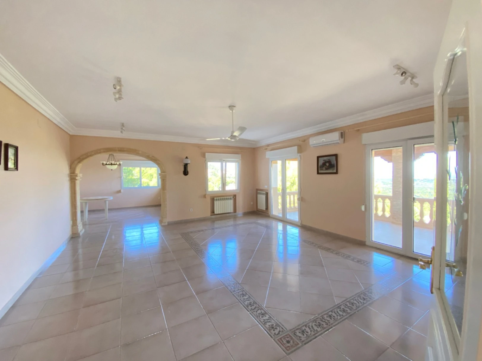VILLA À VENDRE À LA SELLA