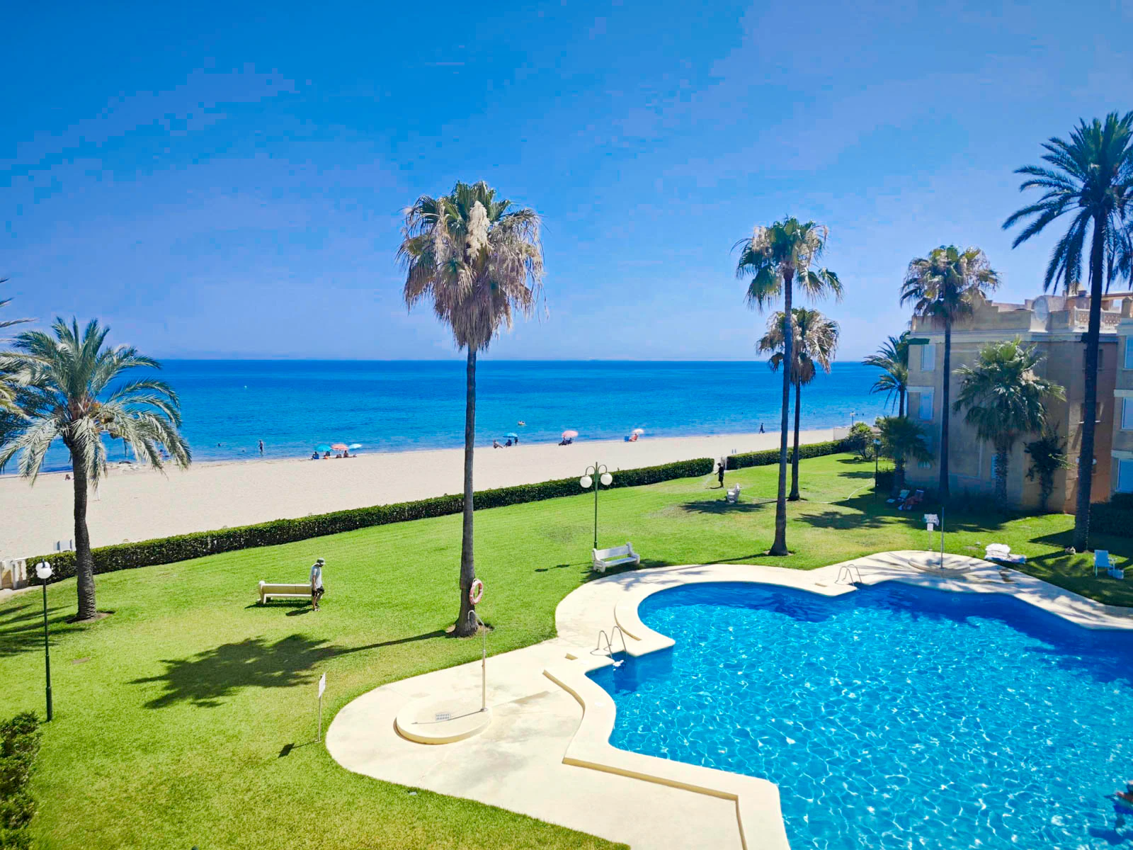 Apartamento 2 dormitorios con vistas al mar en venta en Dénia