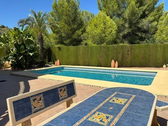 Bonita villa unifamiliar con piscina en Pedregue