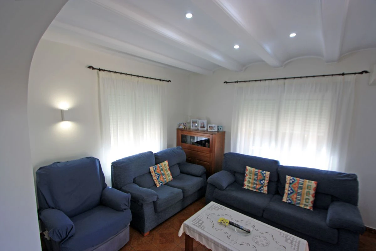 VILLA WITH MOUNTAIN VIEWS IN DÉNIA
