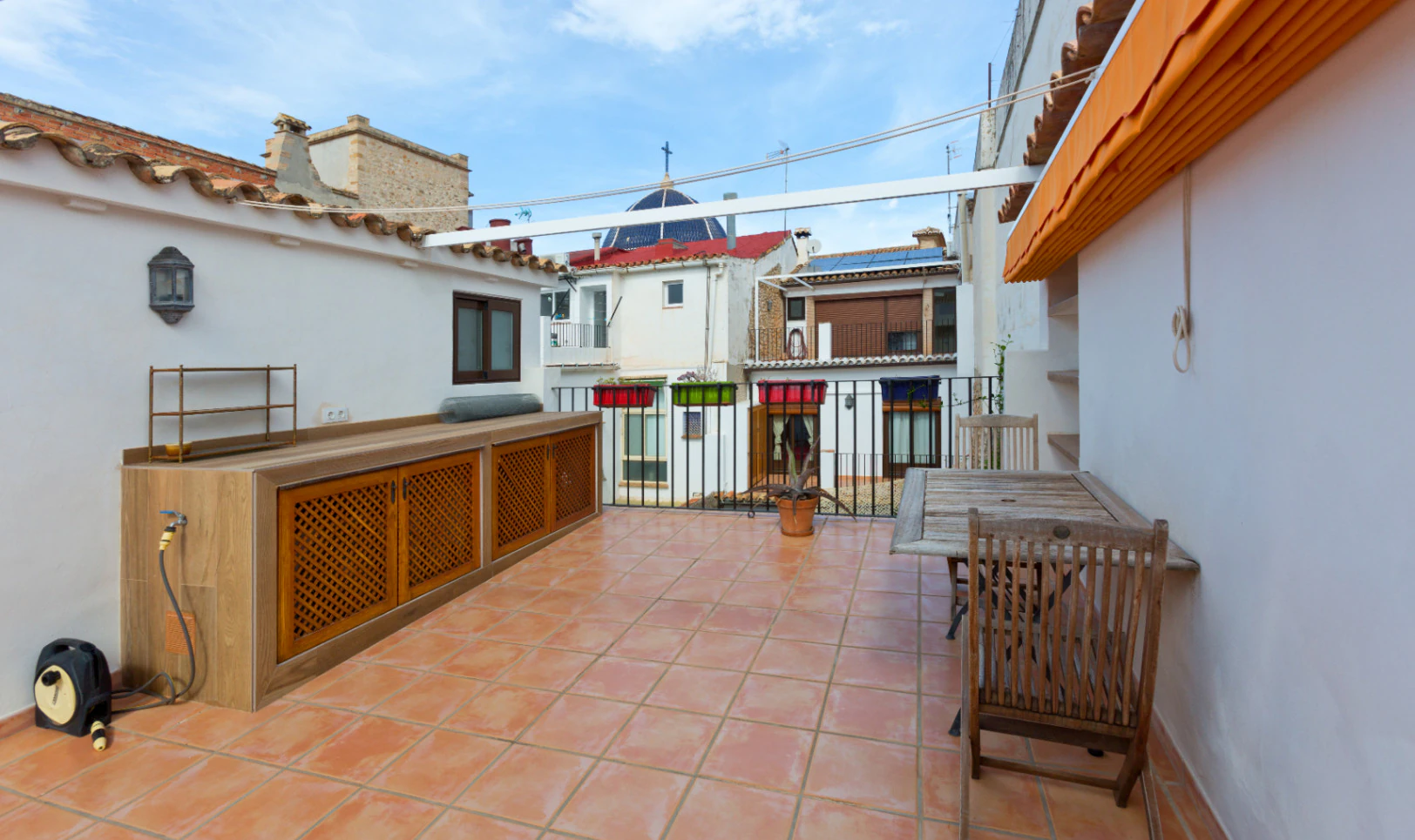 Encantadora Casa Reformada en el Corazón del Casco Antiguo de Dénia