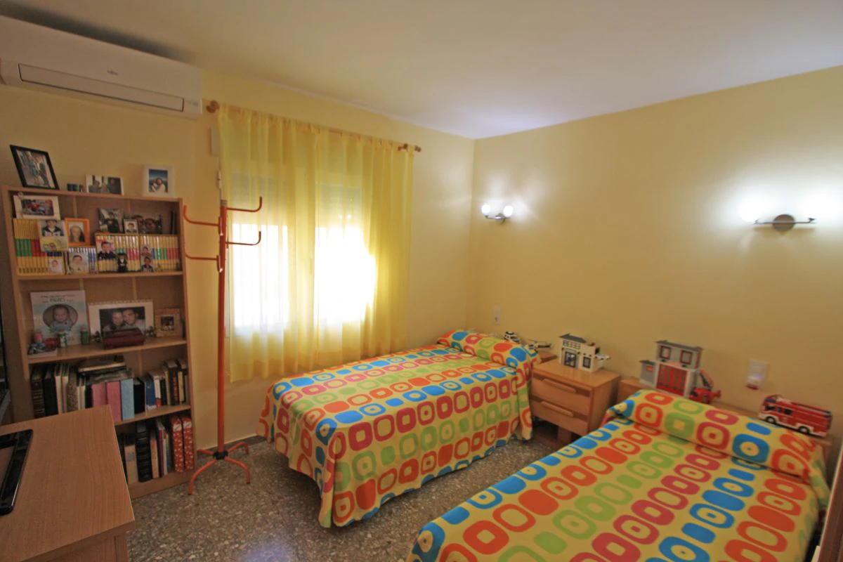VILLA WITH MOUNTAIN VIEWS IN DÉNIA