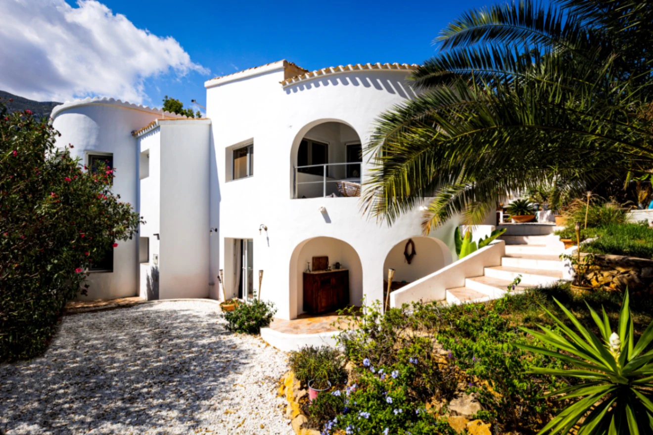 IBIZAN VILLA IN MONTGO DENIA