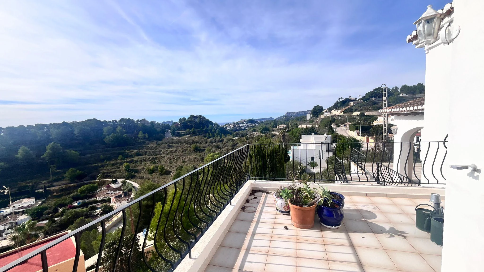 Townhouse with panoramic sea views in Moraira