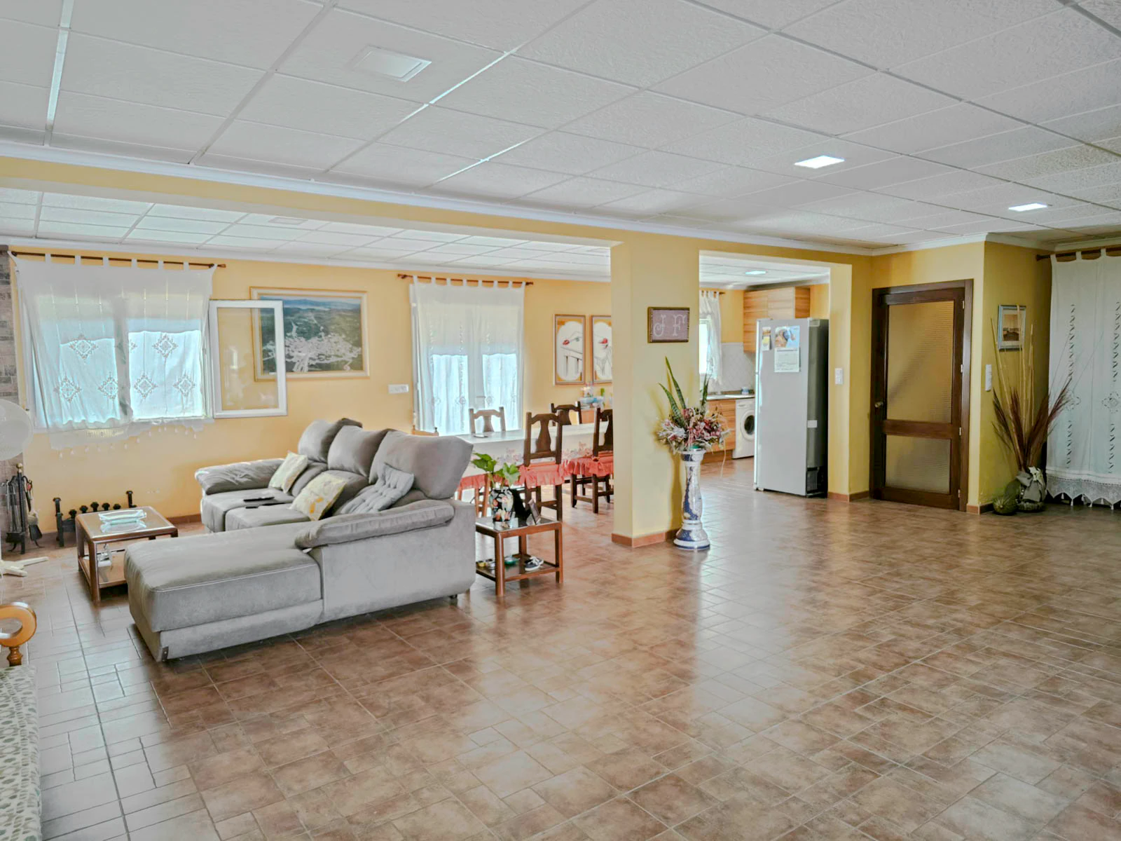 Villa de 270 m2 avec piscine à vendre à Pedreguer, quartier résidentiel à deux pas du centre