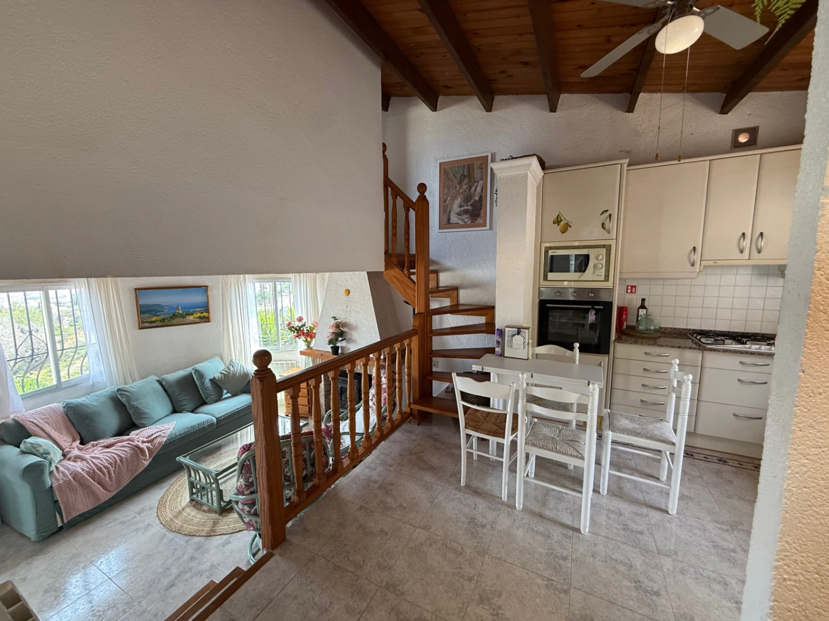 Charming villa in the Montgó area with panoramic views of the sea, the castle, and the city of Dénia.