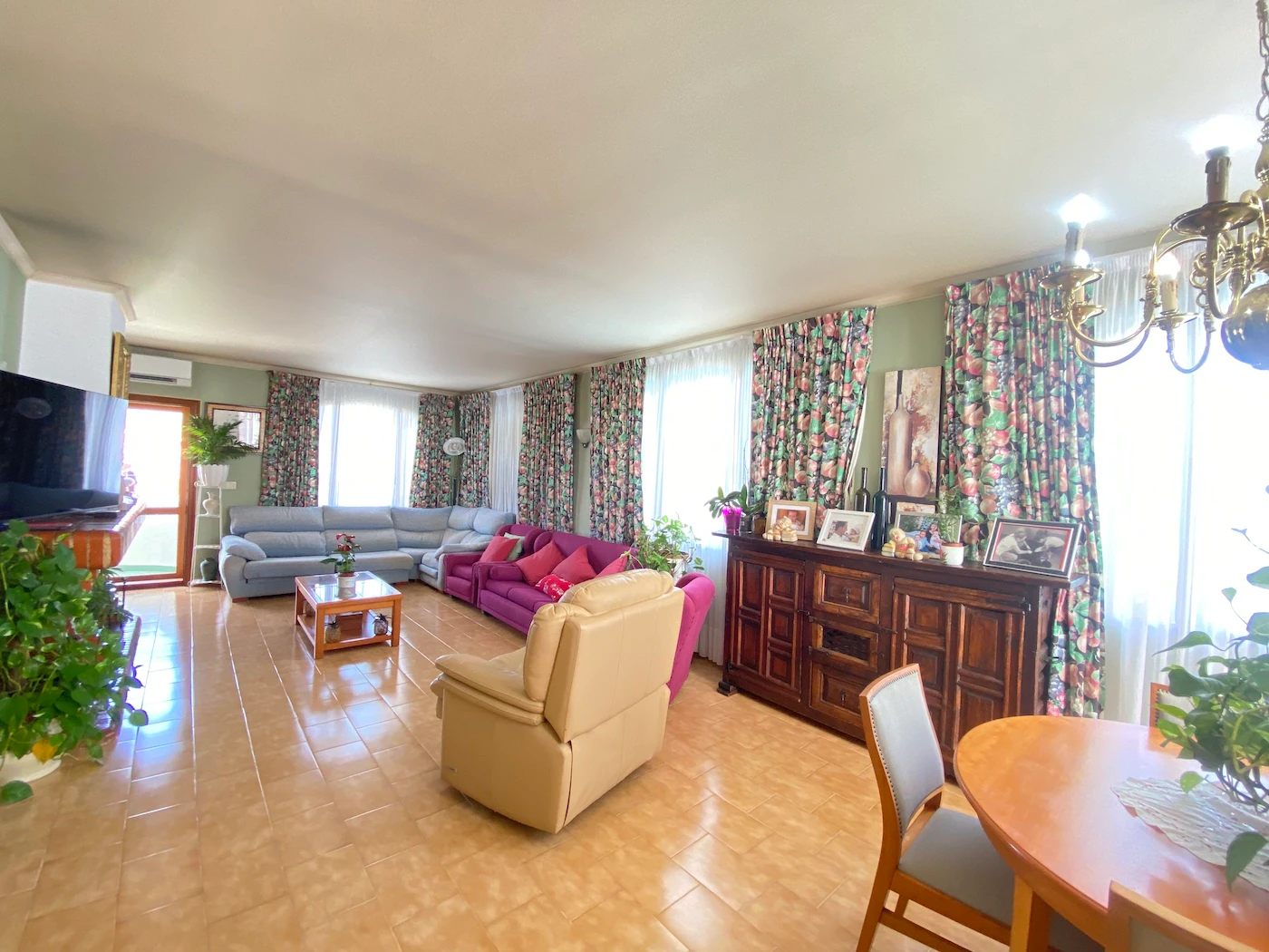 VILLA EN VENTA EN PEDREGUER