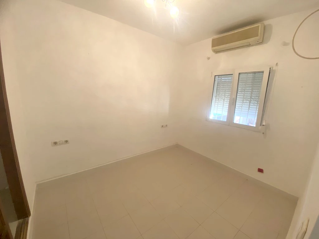 Se vende bonito apartamento en zona Marineta Casiana, cerca de Denia.
