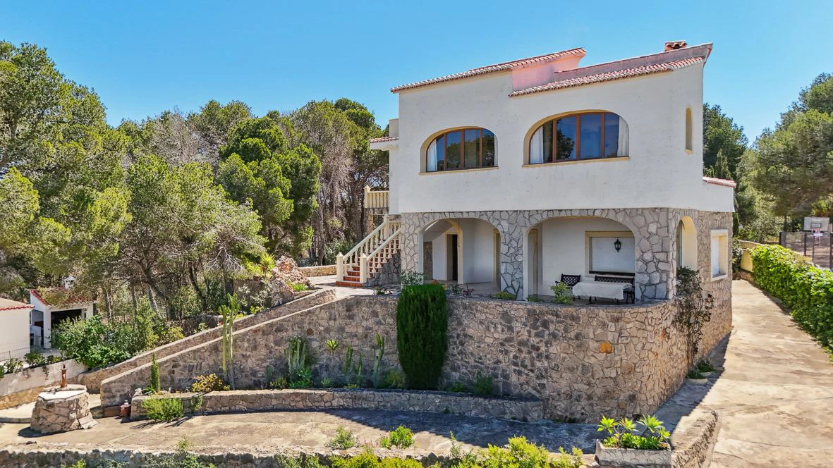 Large villa with the most stunning views of Dénia.