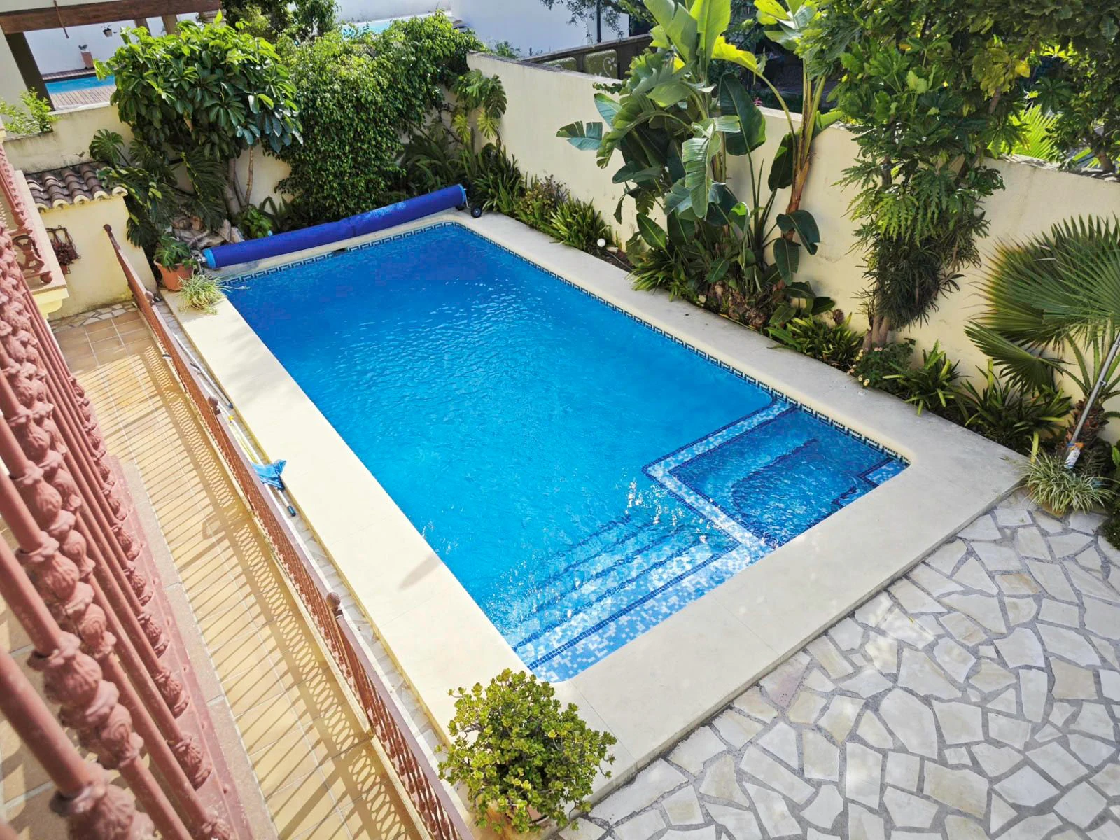 Villa de 270 m2 avec piscine à vendre à Pedreguer, quartier résidentiel à deux pas du centre