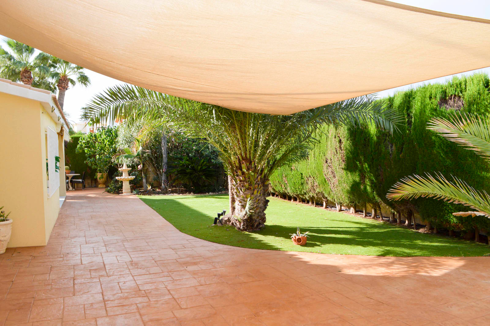 4 bedroom villa in Las Marinas, in the area of Las Brisas
