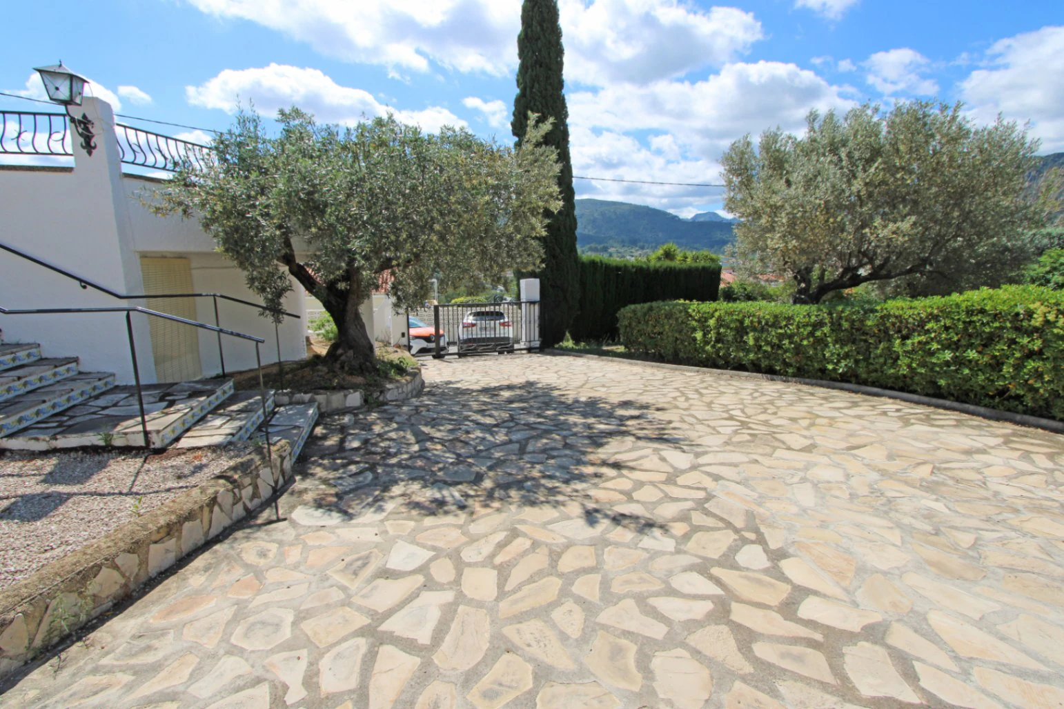Chalet en venta con dos viviendas independientes