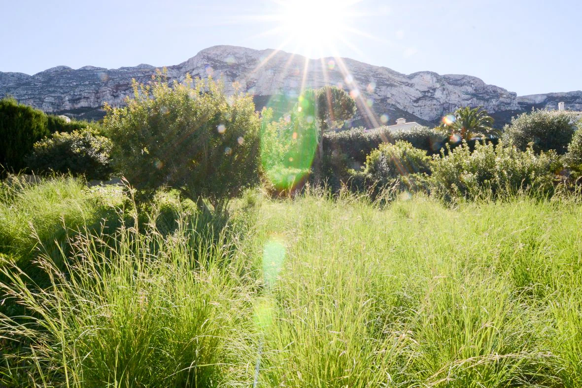 Plot with views just a short distance from the urban area.