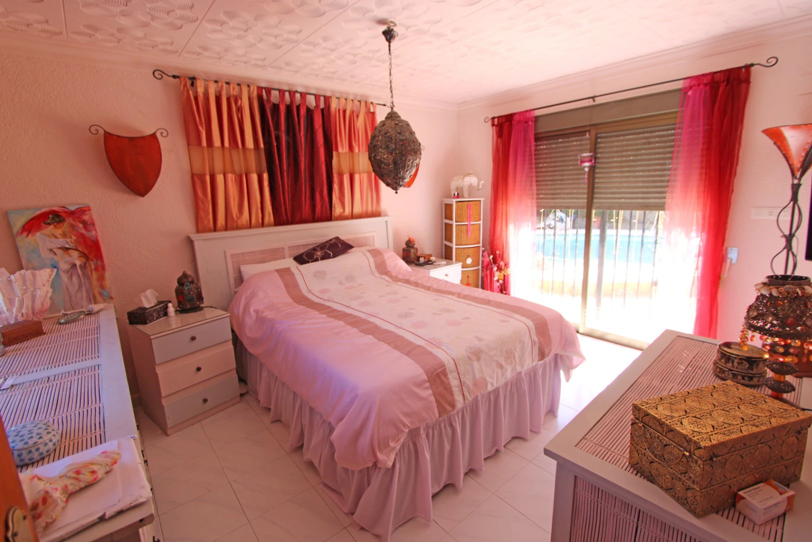 Villa con piscina y fantásticas vistas al valle de Orba en venta
