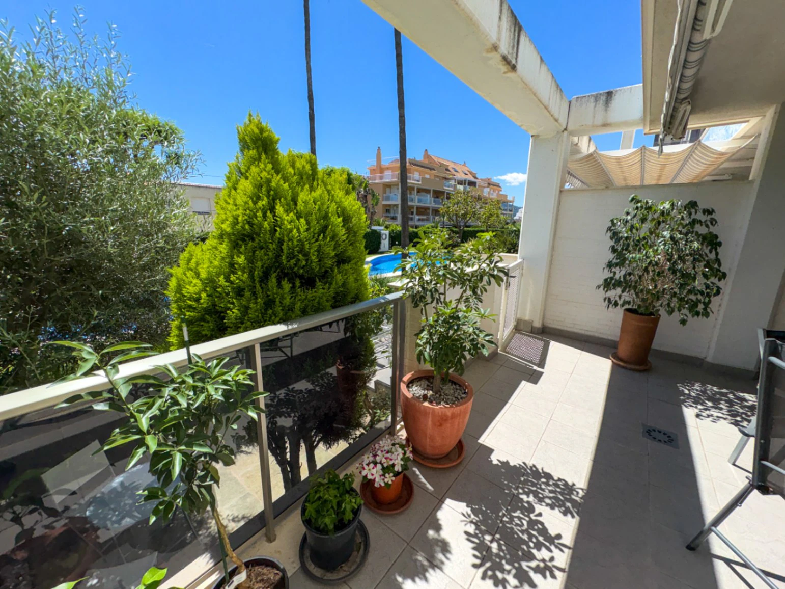 Tu refugio junto al mar: Apartamento en planta baja a un paso de la playa y del centro de Dénia.