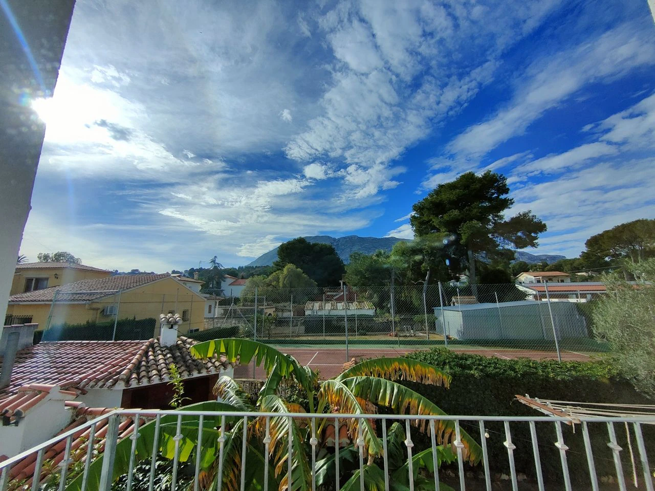 CHALET IN LAS ROTAS