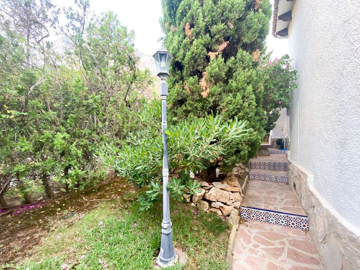 Classic villa in Dénia with views