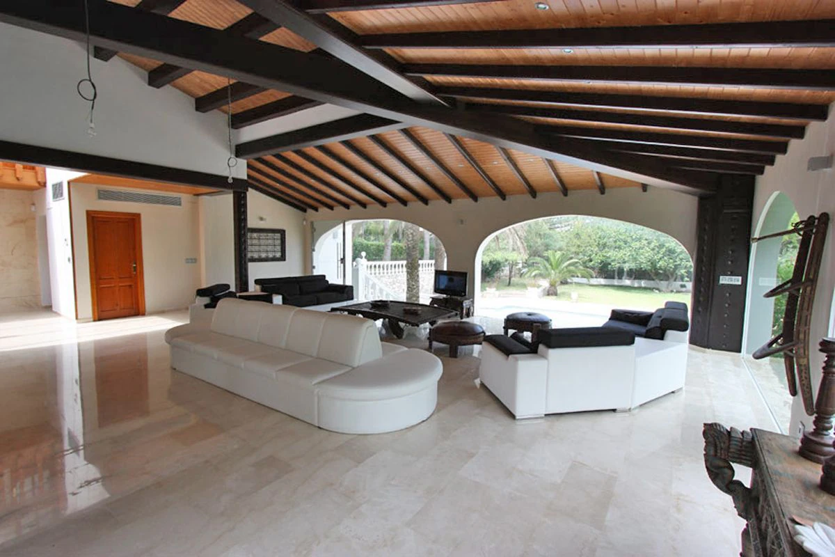 Espectacular chalet a la venta en Jávea cerca de la playa del Arenal