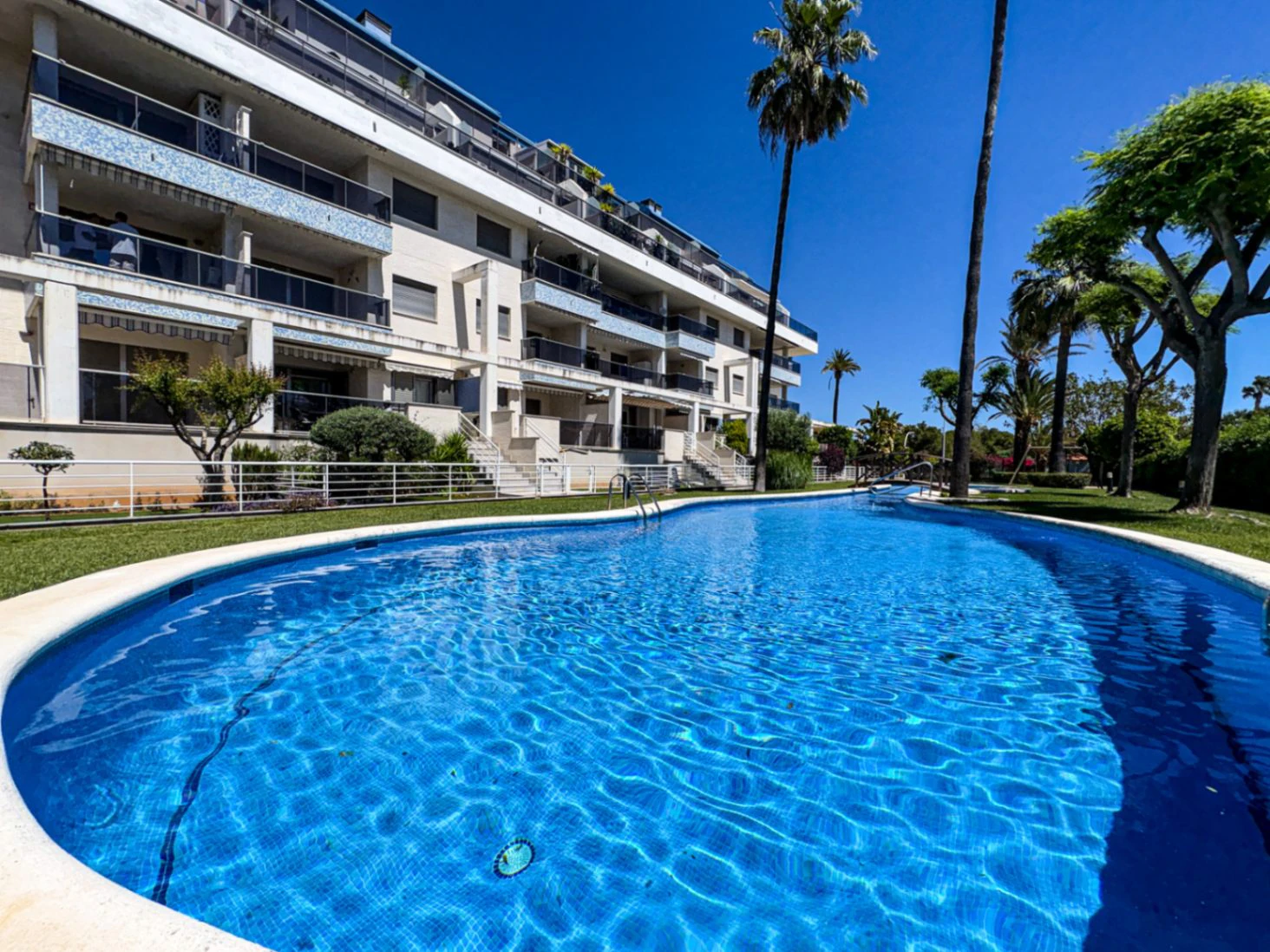 Tu refugio junto al mar: Apartamento en planta baja a un paso de la playa y del centro de Dénia.