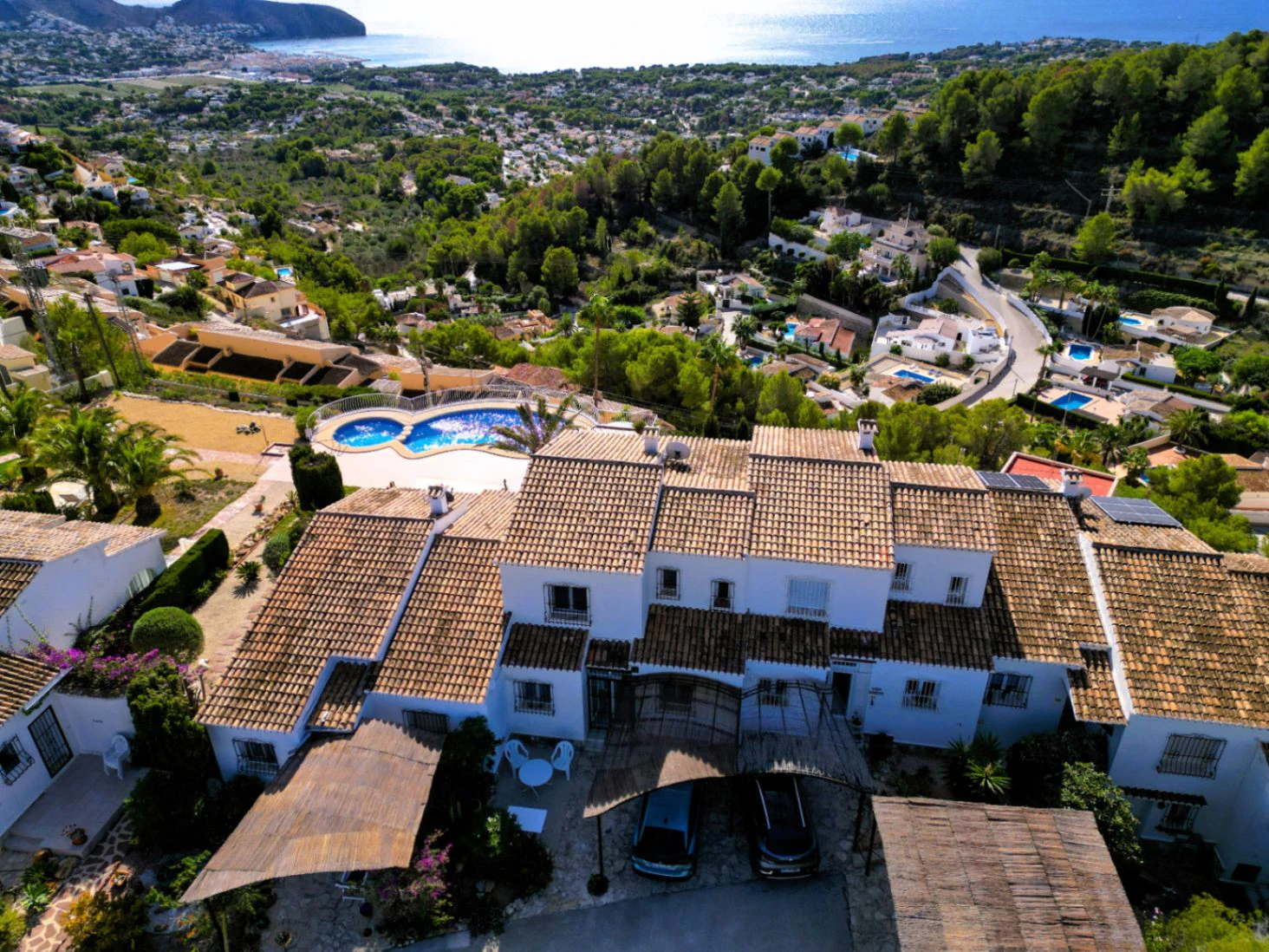 Townhouse with panoramic sea views in Moraira