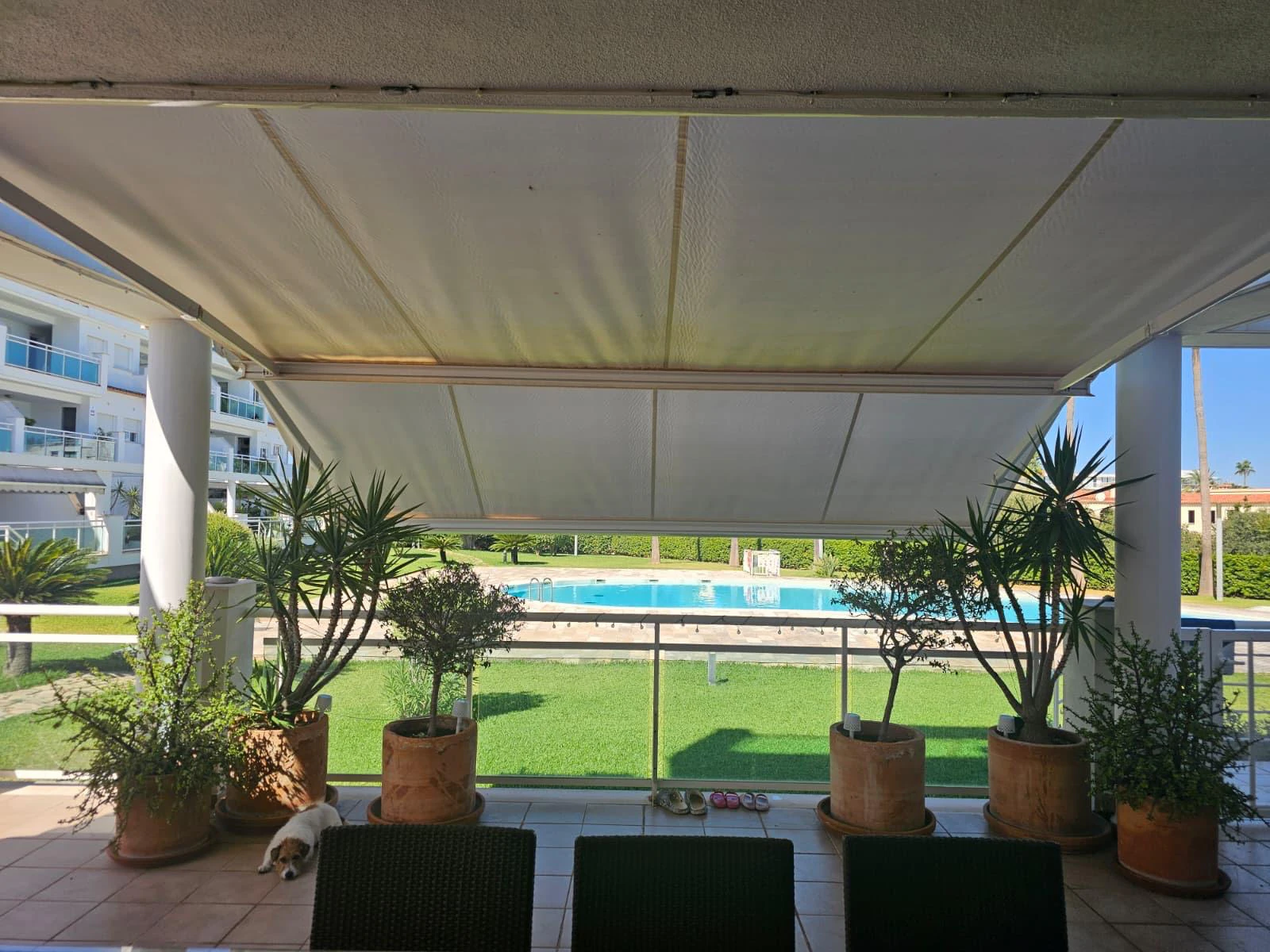 Apartamento PRIMERA LINEA PLAYA Denia con 3 dormitorios y piscina comunitaria