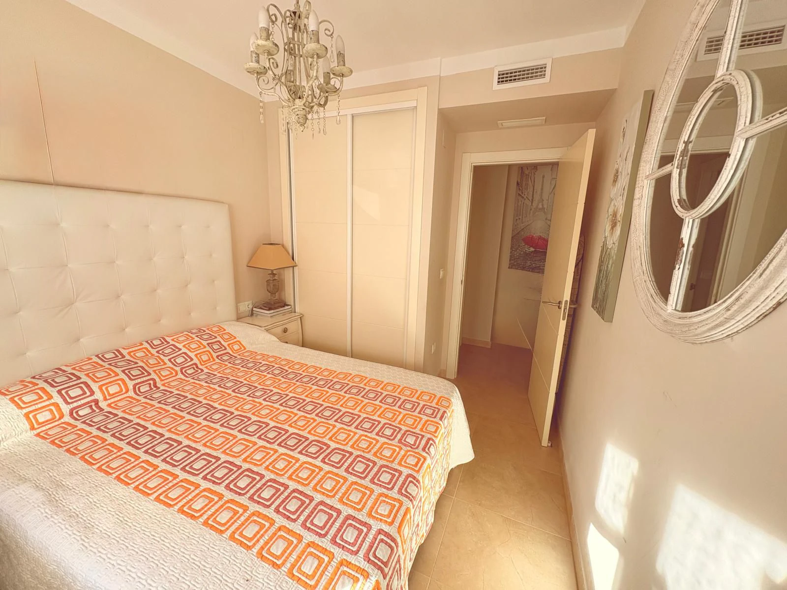 Apartamento PRIMERA LINEA PLAYA Denia con 3 dormitorios y piscina comunitaria