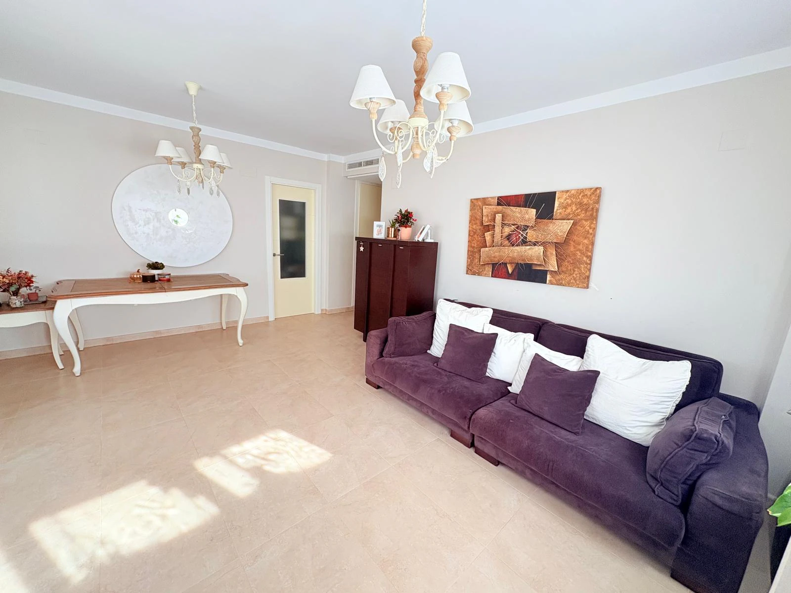 Apartamento PRIMERA LINEA PLAYA Denia con 3 dormitorios y piscina comunitaria