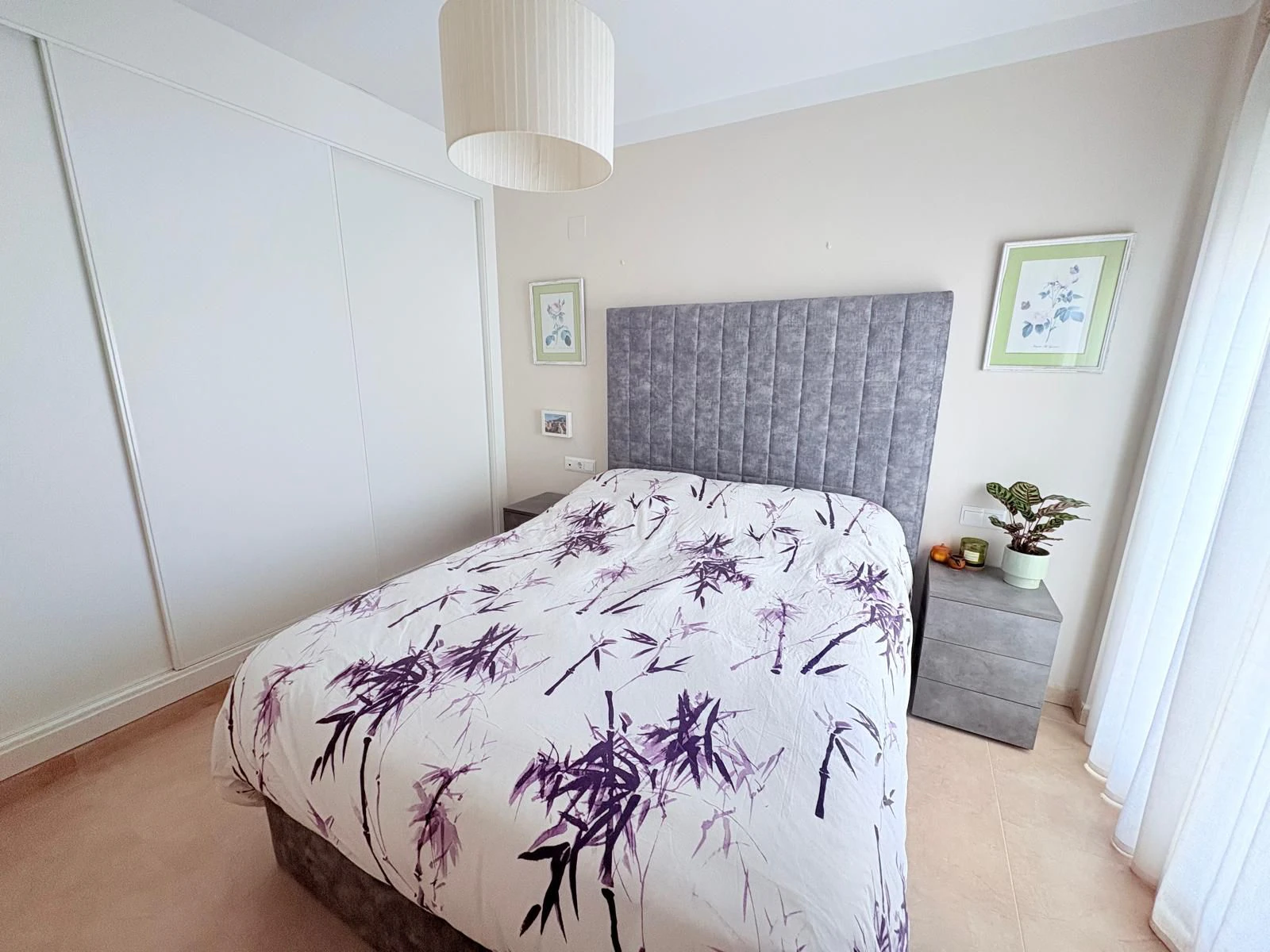 Apartamento PRIMERA LINEA PLAYA Denia con 3 dormitorios y piscina comunitaria