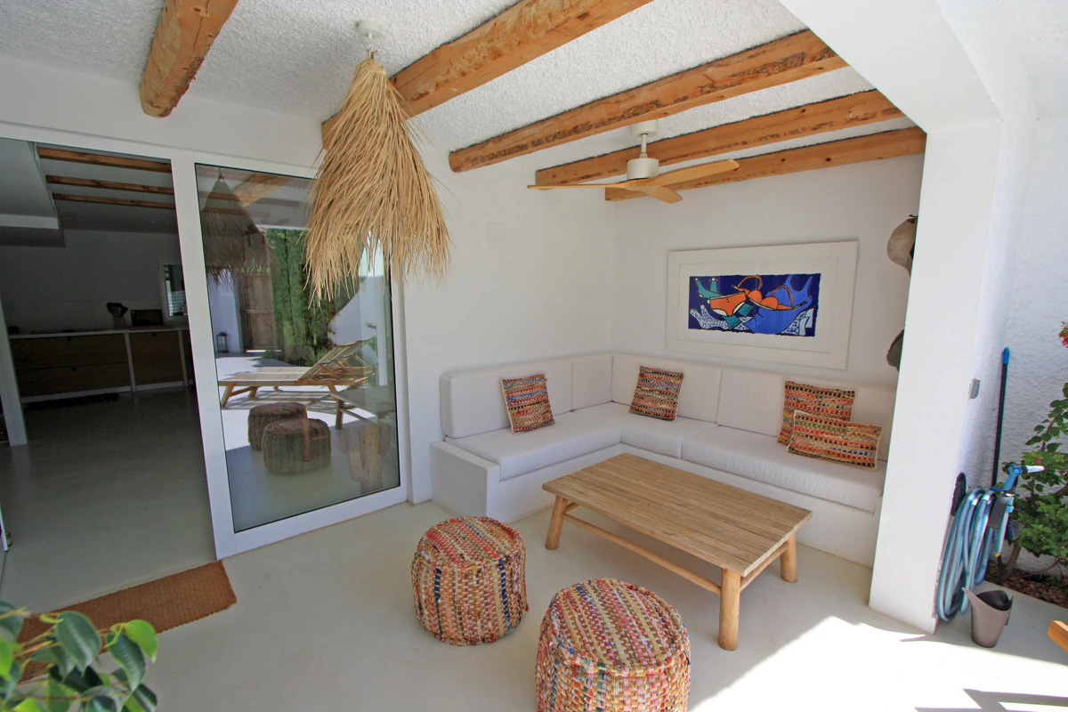 MAISON MITOYENNE IBICENCA AVEC PISCINE PRIVÉE À 250 M DE LA PLAGE ET À 1 KM DE DÉNIA