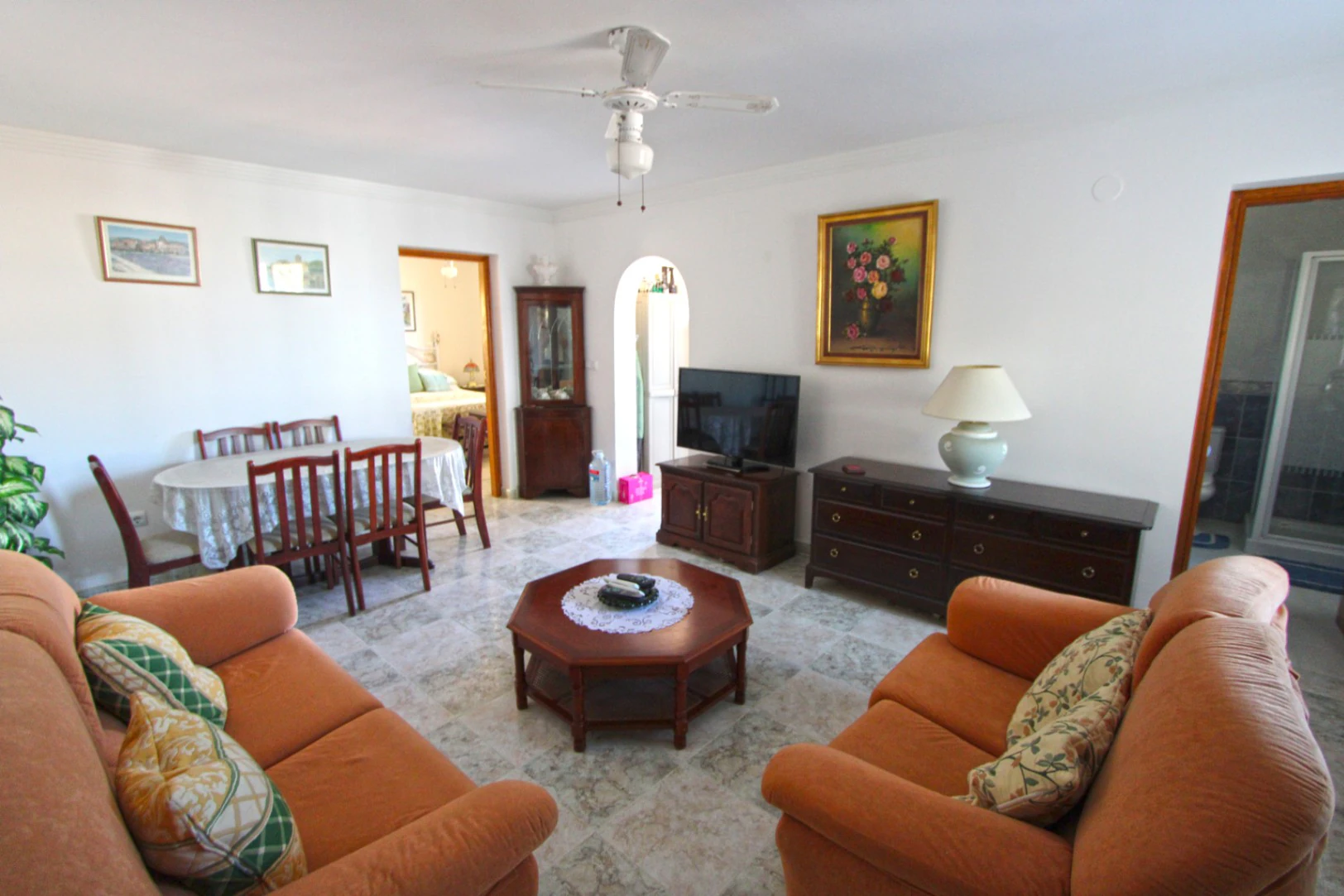 Chalet con piscina y 5 dormitorios en venta Rafol de Almunia