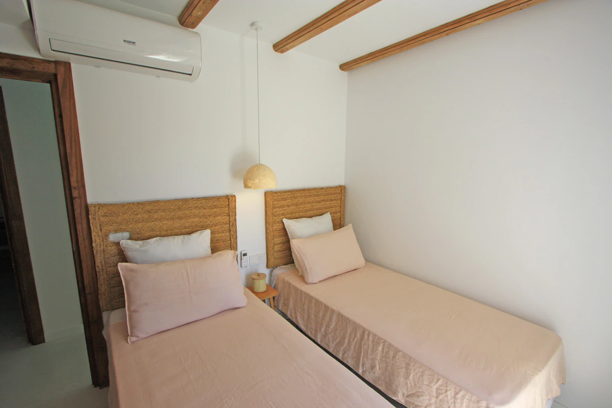 MAISON MITOYENNE IBICENCA AVEC PISCINE PRIVÉE À 250 M DE LA PLAGE ET À 1 KM DE DÉNIA