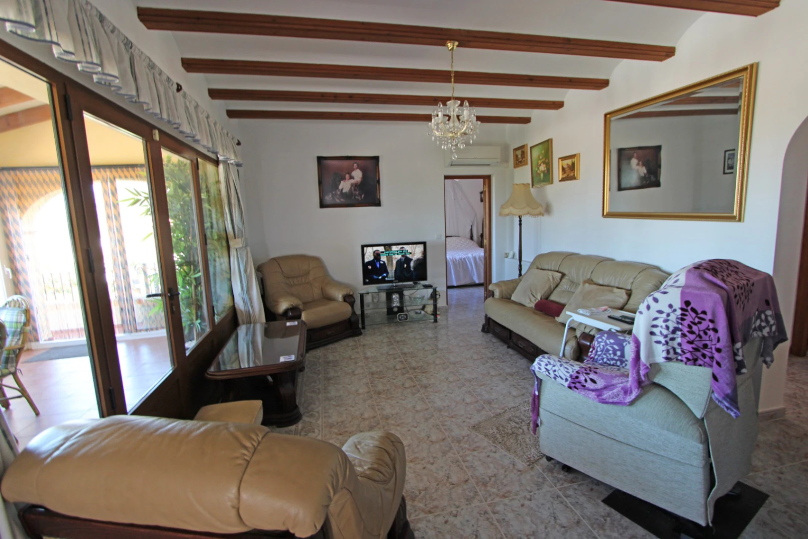 Chalet con piscina y 5 dormitorios en venta Rafol de Almunia