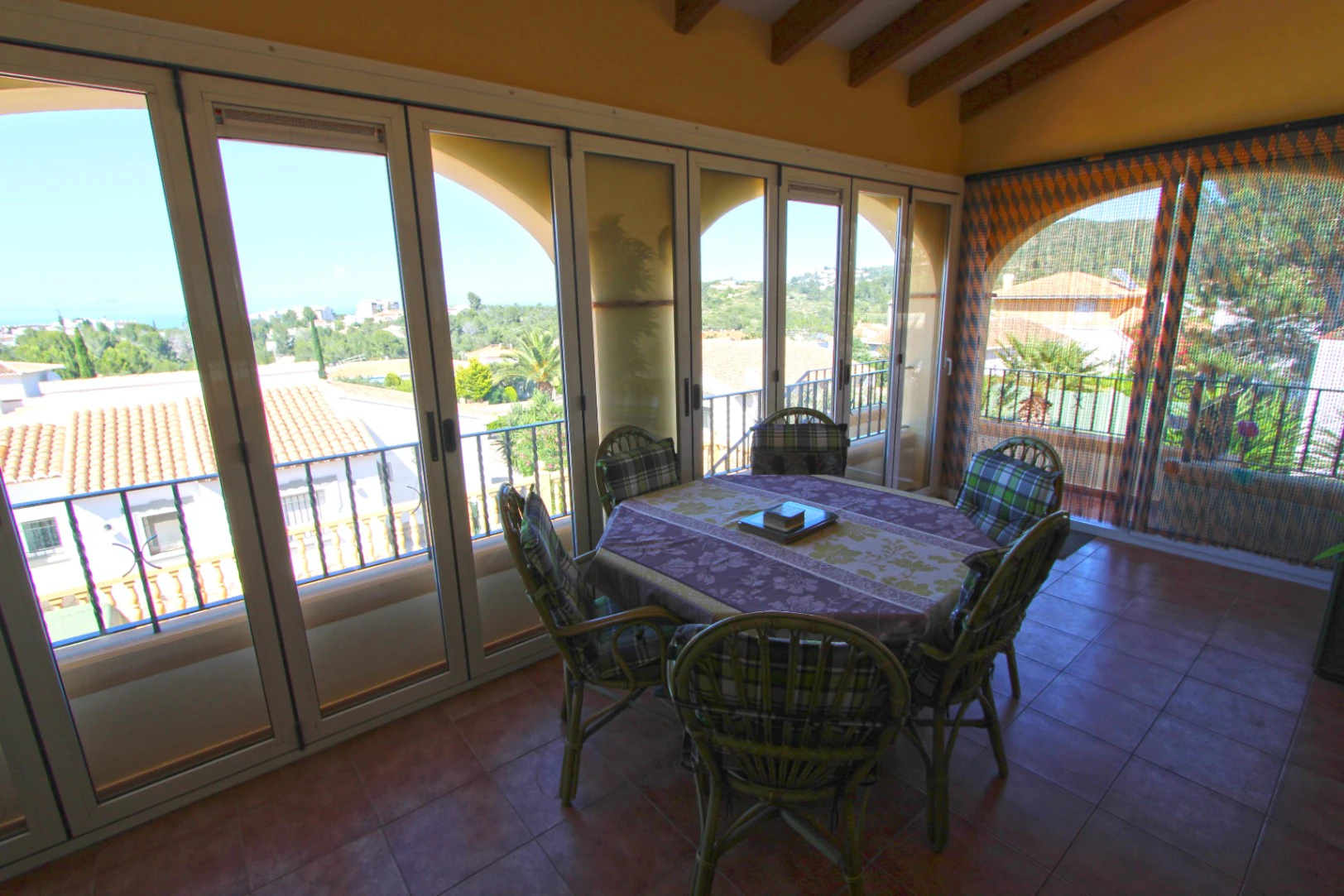 Chalet con piscina y 5 dormitorios en venta Rafol de Almunia