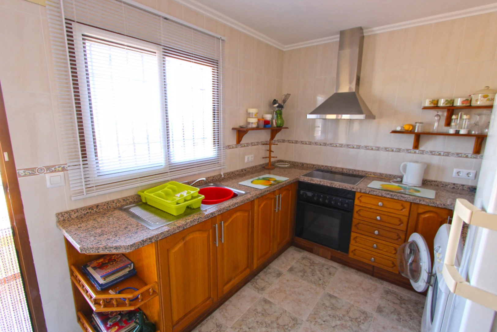 Chalet con piscina y 5 dormitorios en venta Rafol de Almunia