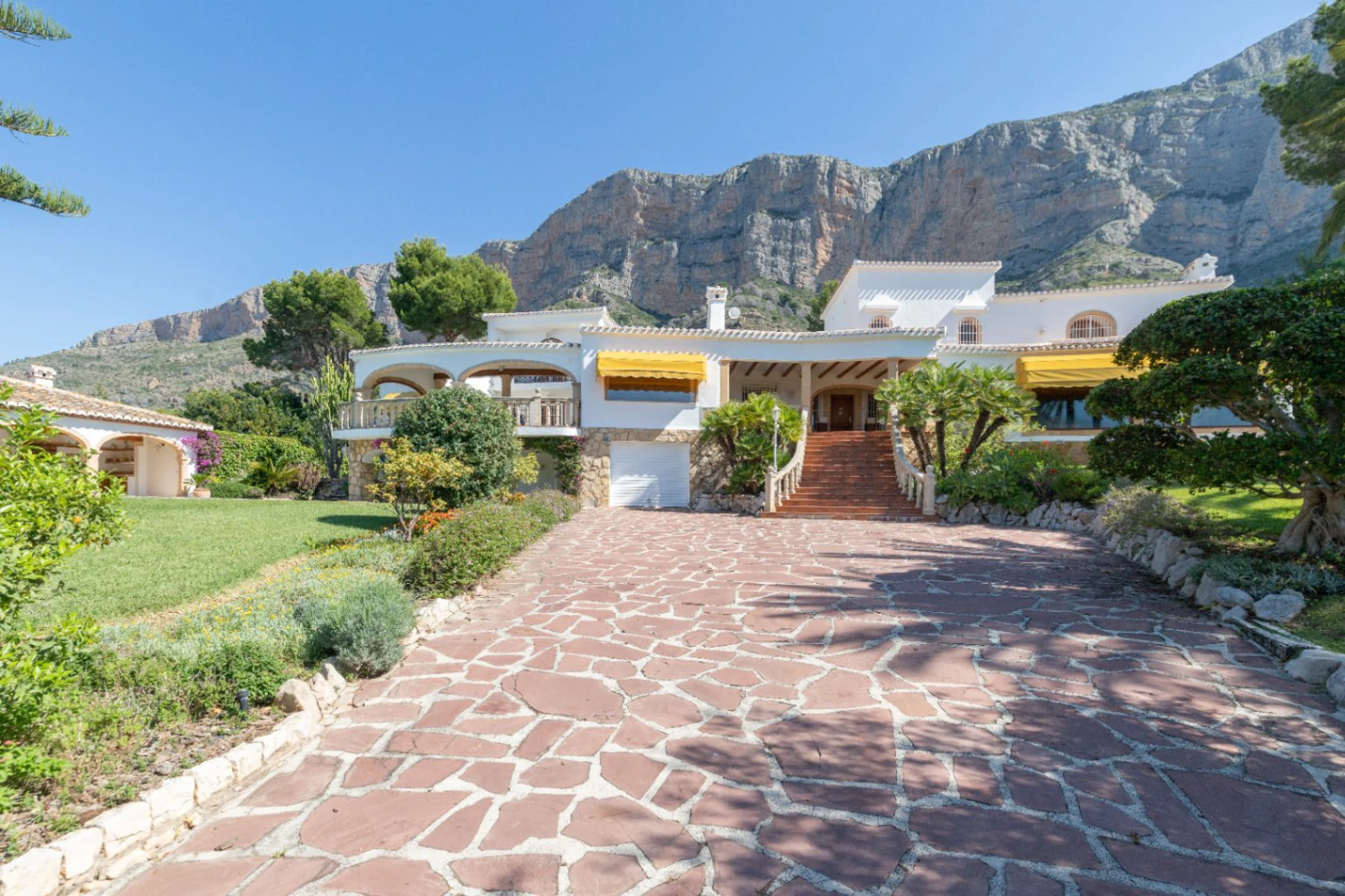Dream Villa for Mediterranean Lovers