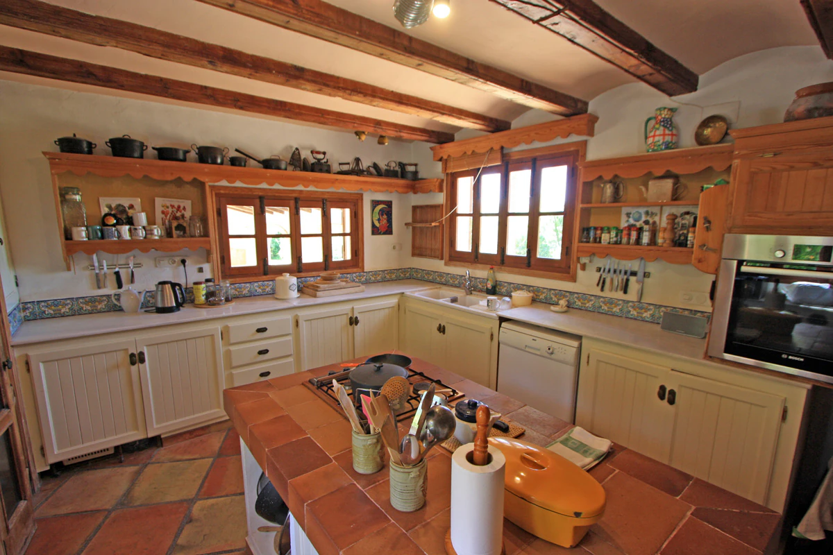VILLA - FARMHOUSE WITH SOUTH - WEST ORIENTATION IN JÁVEA