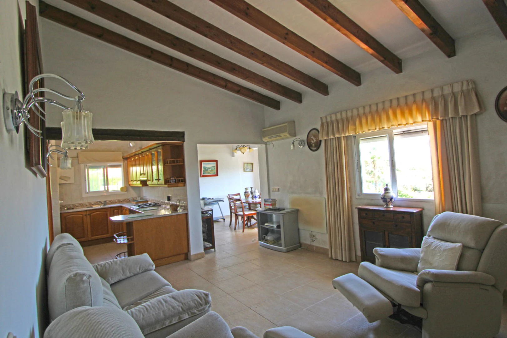 Chalet a la venta con vistas panorámicas al valle y al mar en Orba
