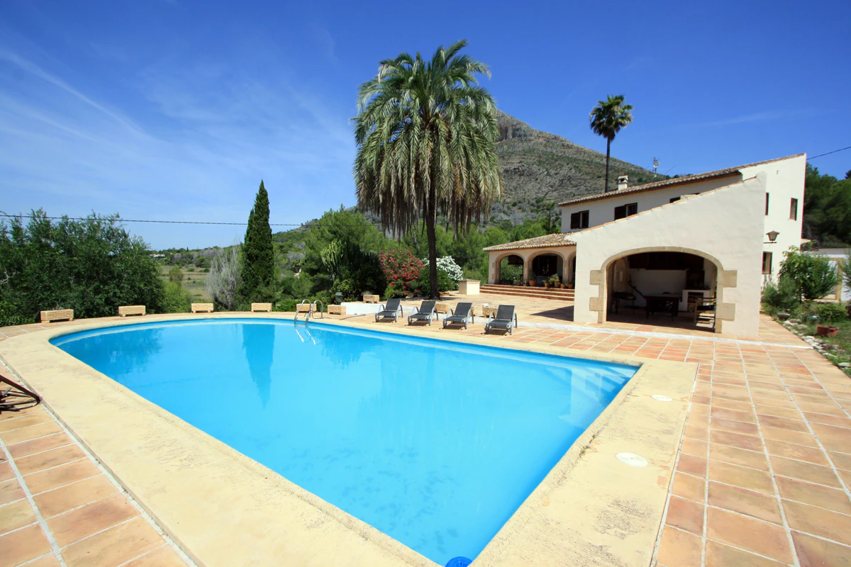 VILLA - FARMHOUSE WITH SOUTH - WEST ORIENTATION IN JÁVEA