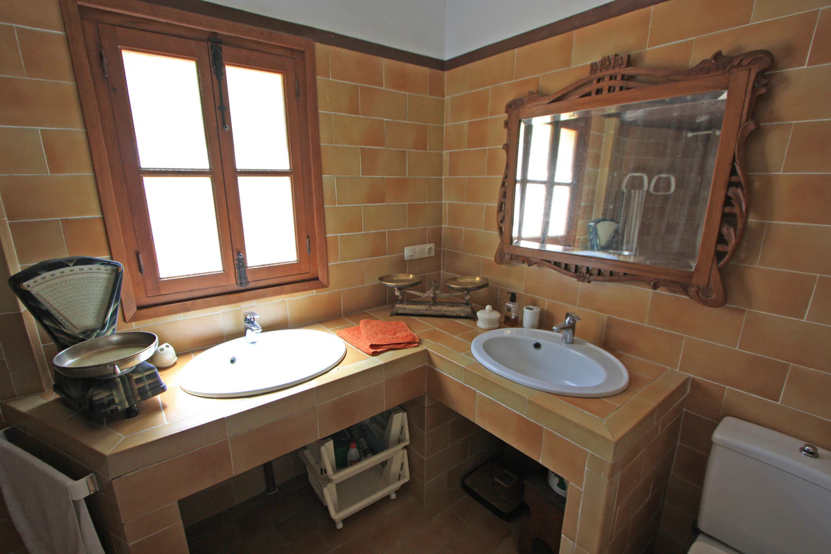 VILLA - FARMHOUSE WITH SOUTH - WEST ORIENTATION IN JÁVEA