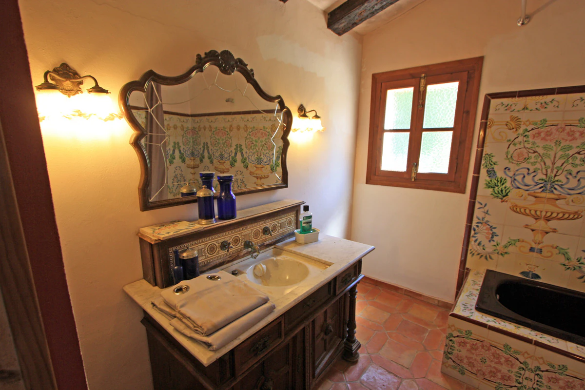 VILLA - FARMHOUSE WITH SOUTH - WEST ORIENTATION IN JÁVEA