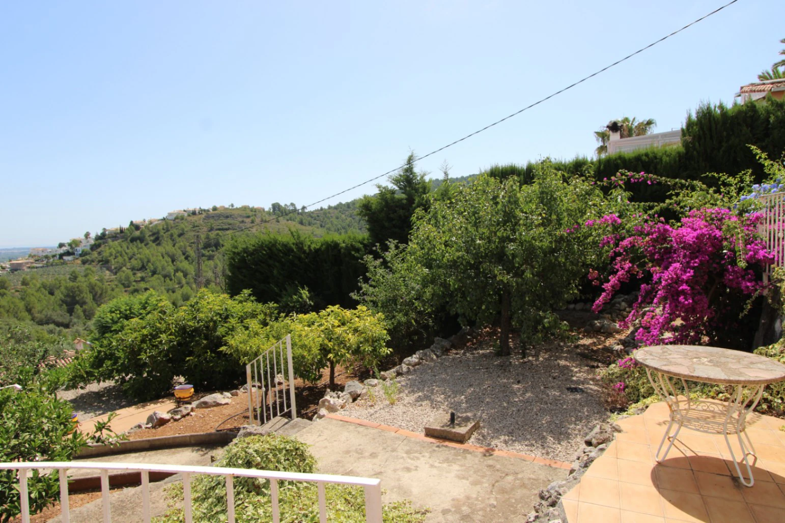 Chalet a la venta con vistas panorámicas al valle y al mar en Orba