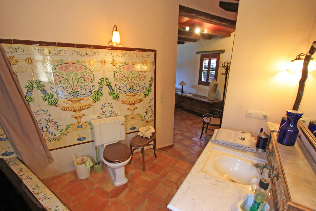 VILLA - FARMHOUSE WITH SOUTH - WEST ORIENTATION IN JÁVEA