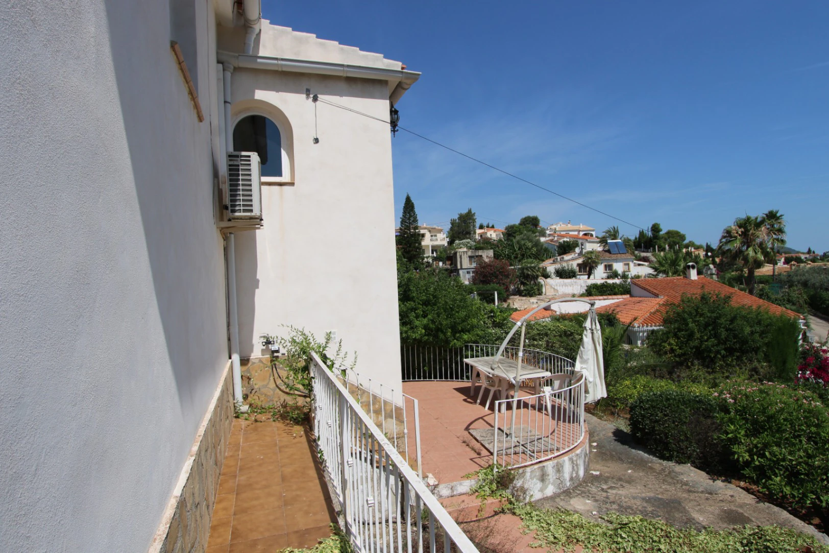 Chalet a la venta con vistas panorámicas al valle y al mar en Orba