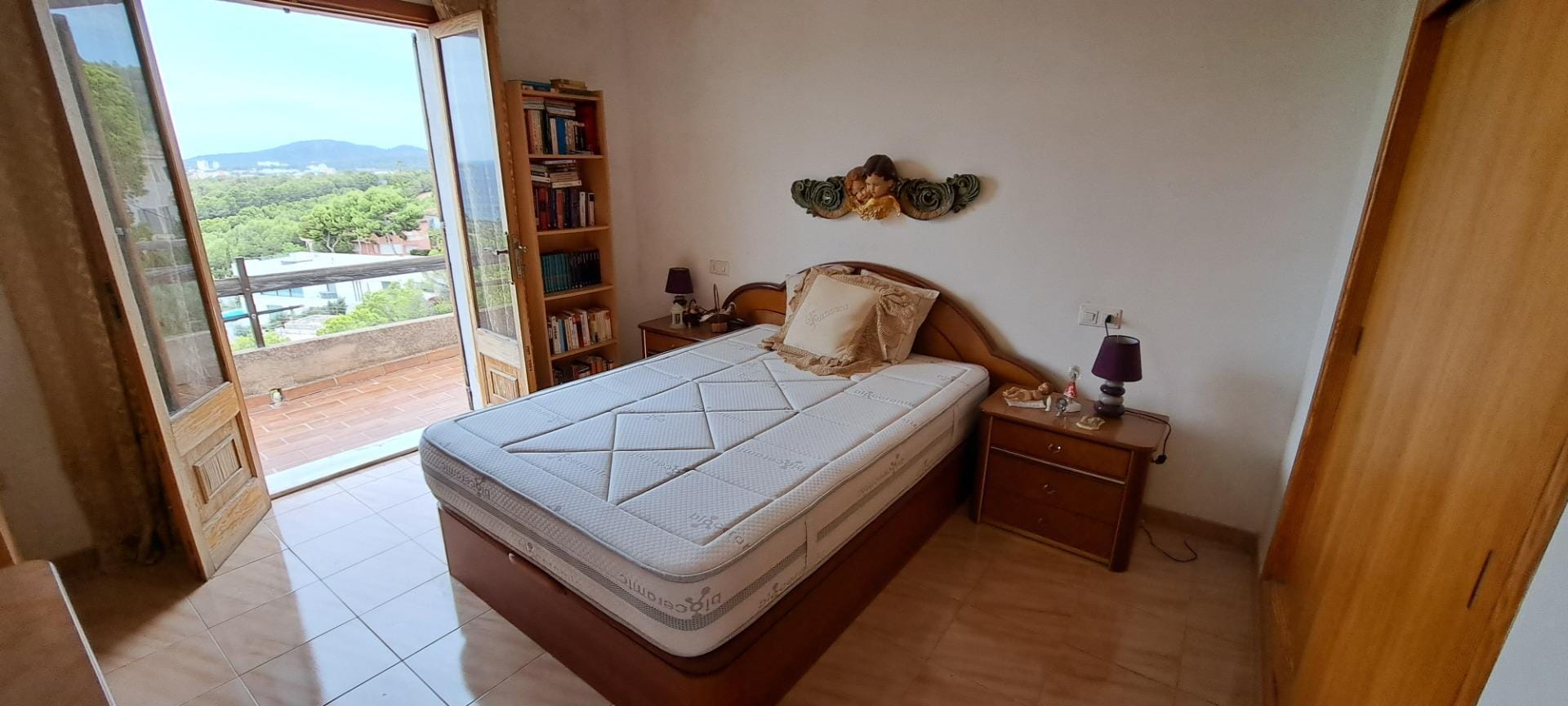 Chalet de 1988 que necesita una renovación completa o es apta para un nuevo proyecto de construcción