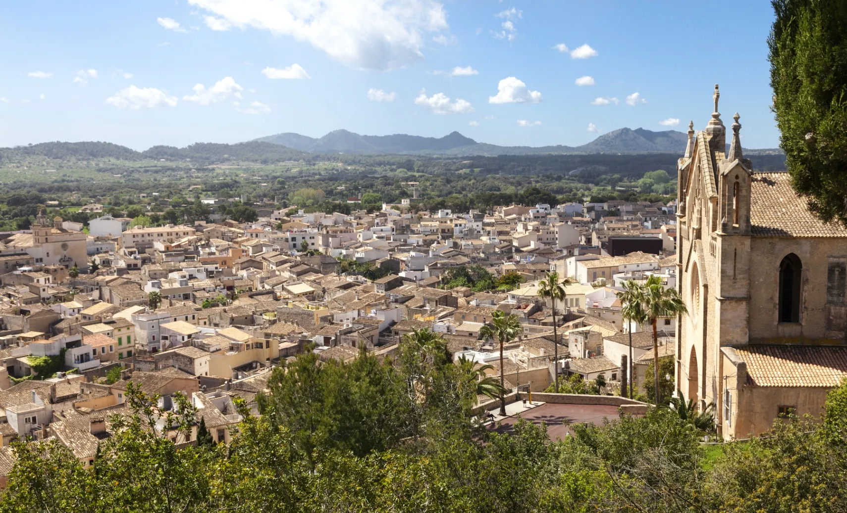 Adosados de obra nueva en Artà: Diseño contemporáneo y esencia mallorquina