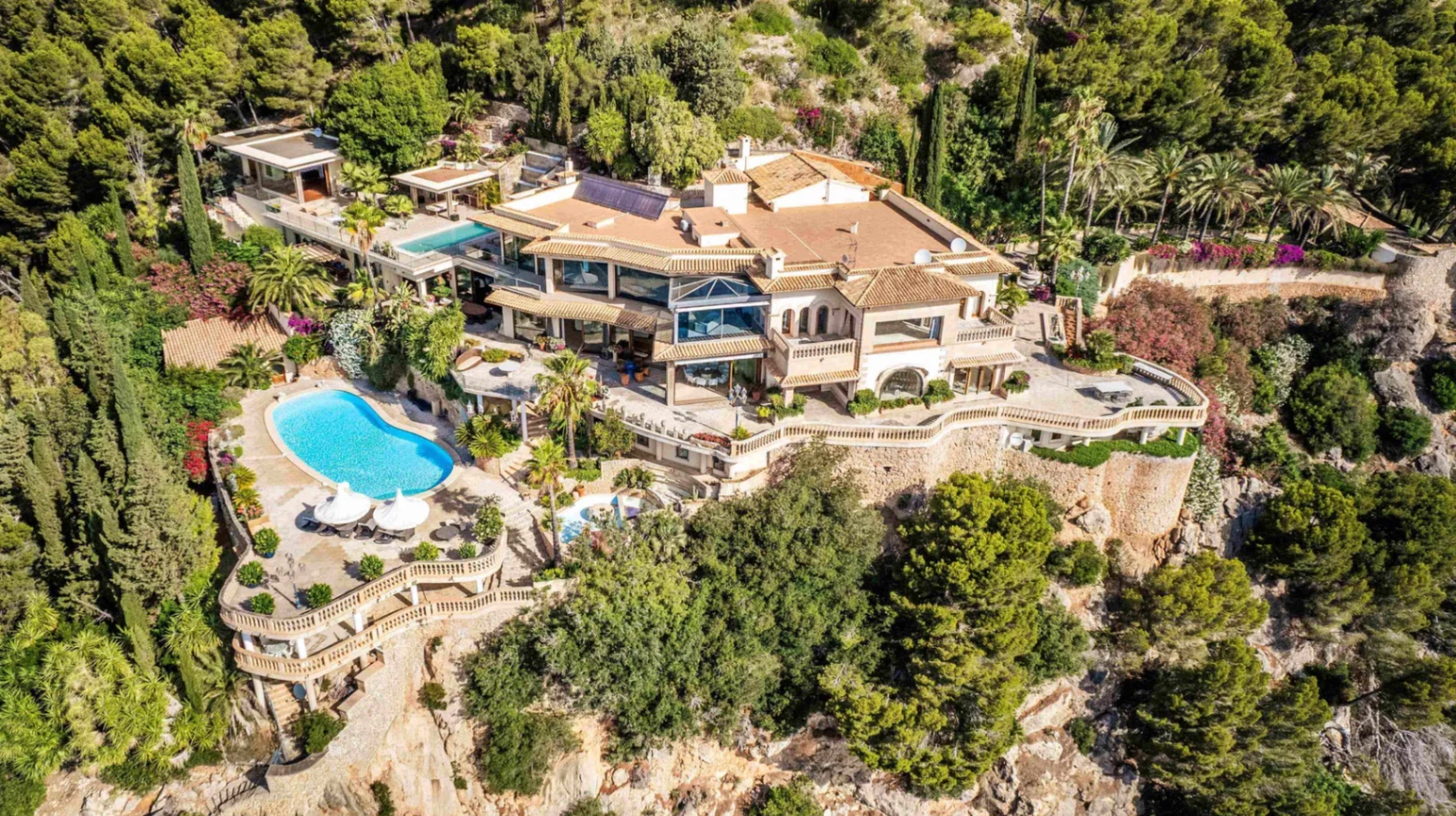 Villa de lujo en venta: 7 habitaciones, 2 piscinas, parcela de 22.000 m²