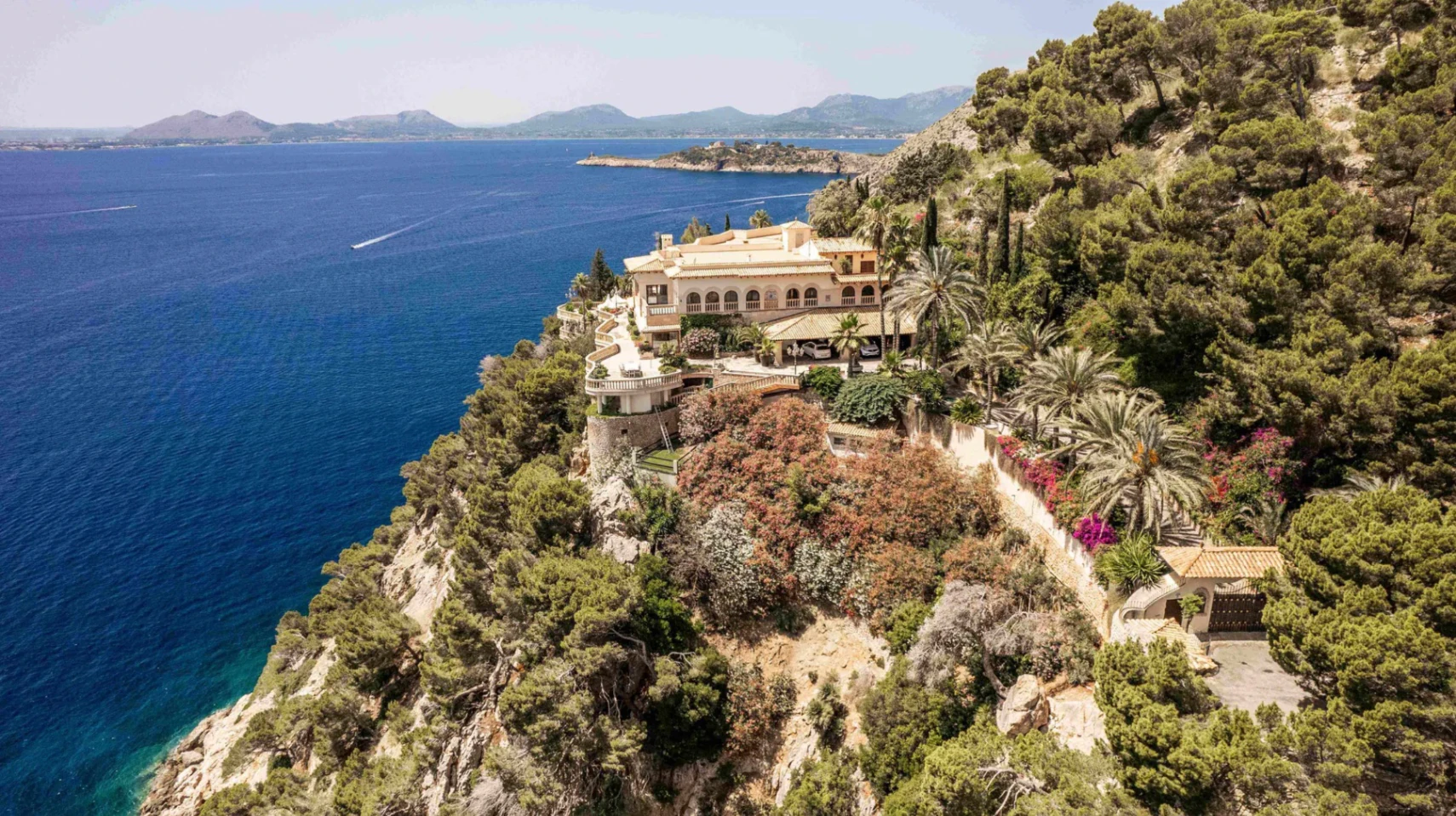 Villa de lujo en venta: 7 habitaciones, 2 piscinas, parcela de 22.000 m²